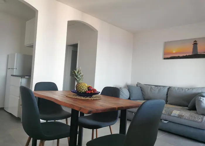 Casa Maslina - 3 Razanac